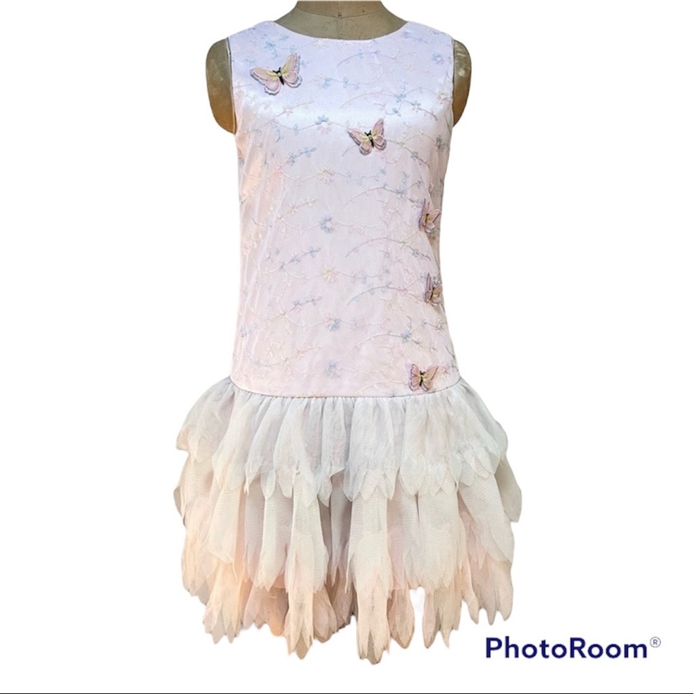NWOT soft pink lace 3D butterfly appliqué low waist dress Size 10